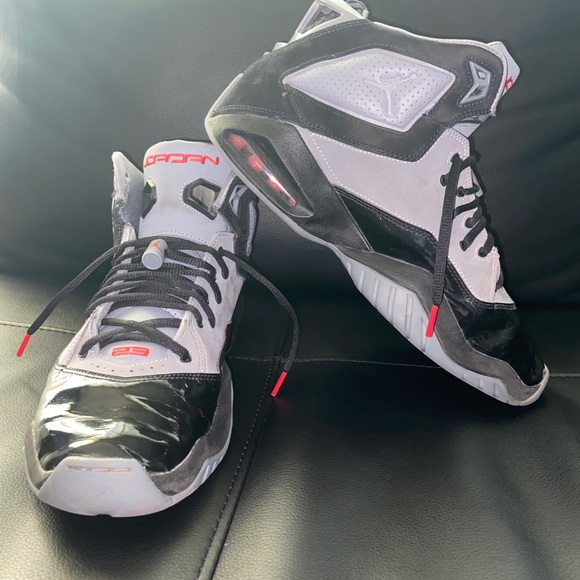 Jordan b’loyal size 10.5 - Picture 3 of 4